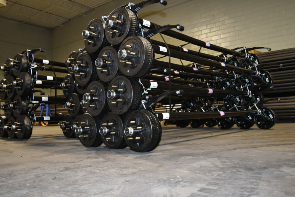 Should You Buy a Single Axle or Dual Axle Trailer? What to Know