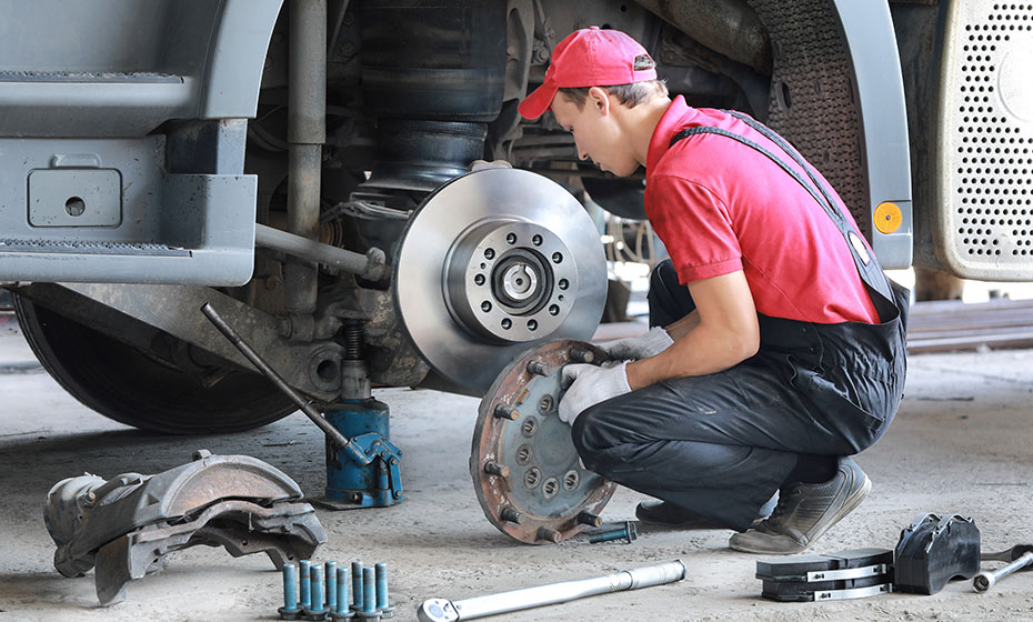3 signs your trailer needs maintenance
